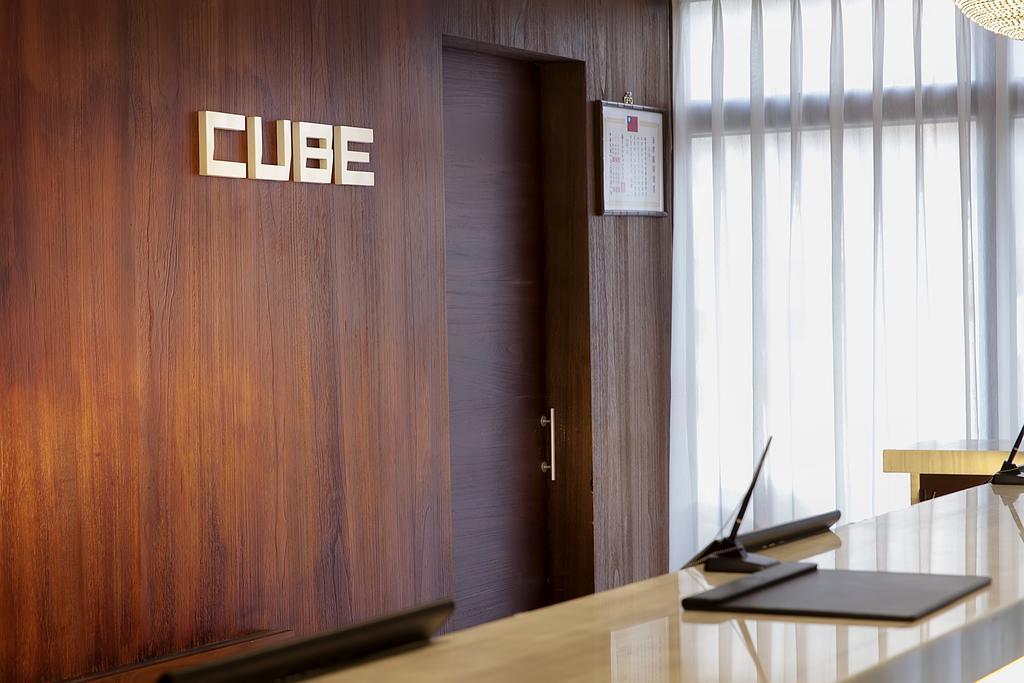 Hotel Cube Taichung Esterno foto