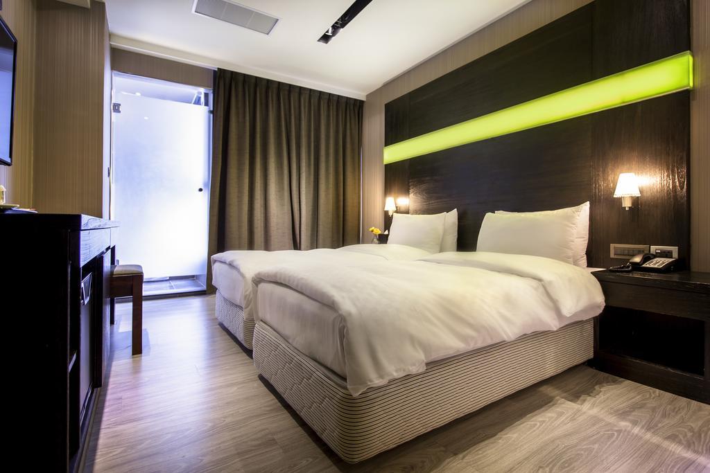 Hotel Cube Taichung Esterno foto