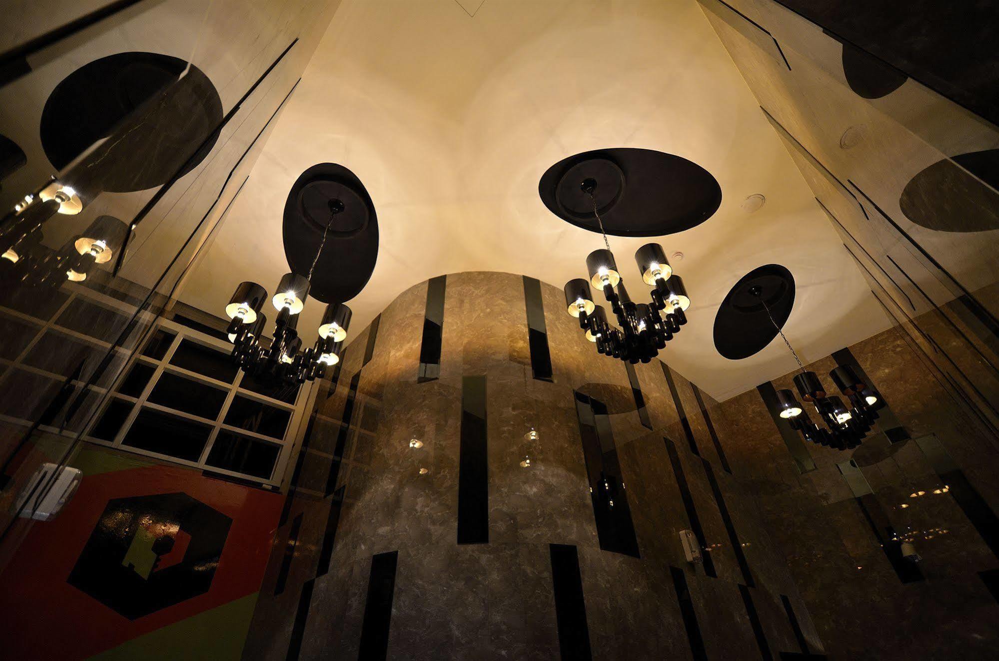 Hotel Cube Taichung Esterno foto